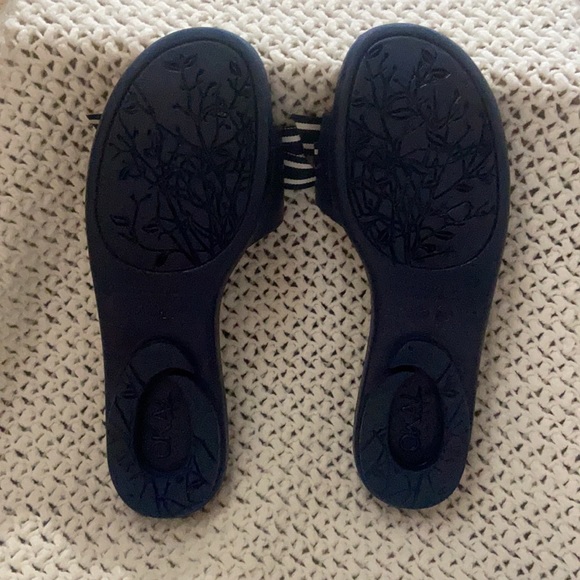 Oka-B Slides/Sandals-Women’s Size ML—8.5-9.5 - Picture 4 of 11